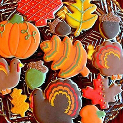 8Pcs/Set Stainless Steel Fall Thanksgiving Cookie Cutters Pumpkin Turkey Maple Leaf Oak Leaf Squirrel Candy Corn And